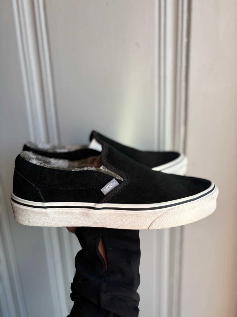 VANS Women’s Size 7 Suede Slip On Fleece Lined Plaid Classic Slip-On Black Shoes - Picture 4 of 8